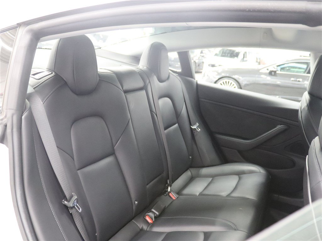Used 2018 Tesla Model 3 Long Range RWD image 19