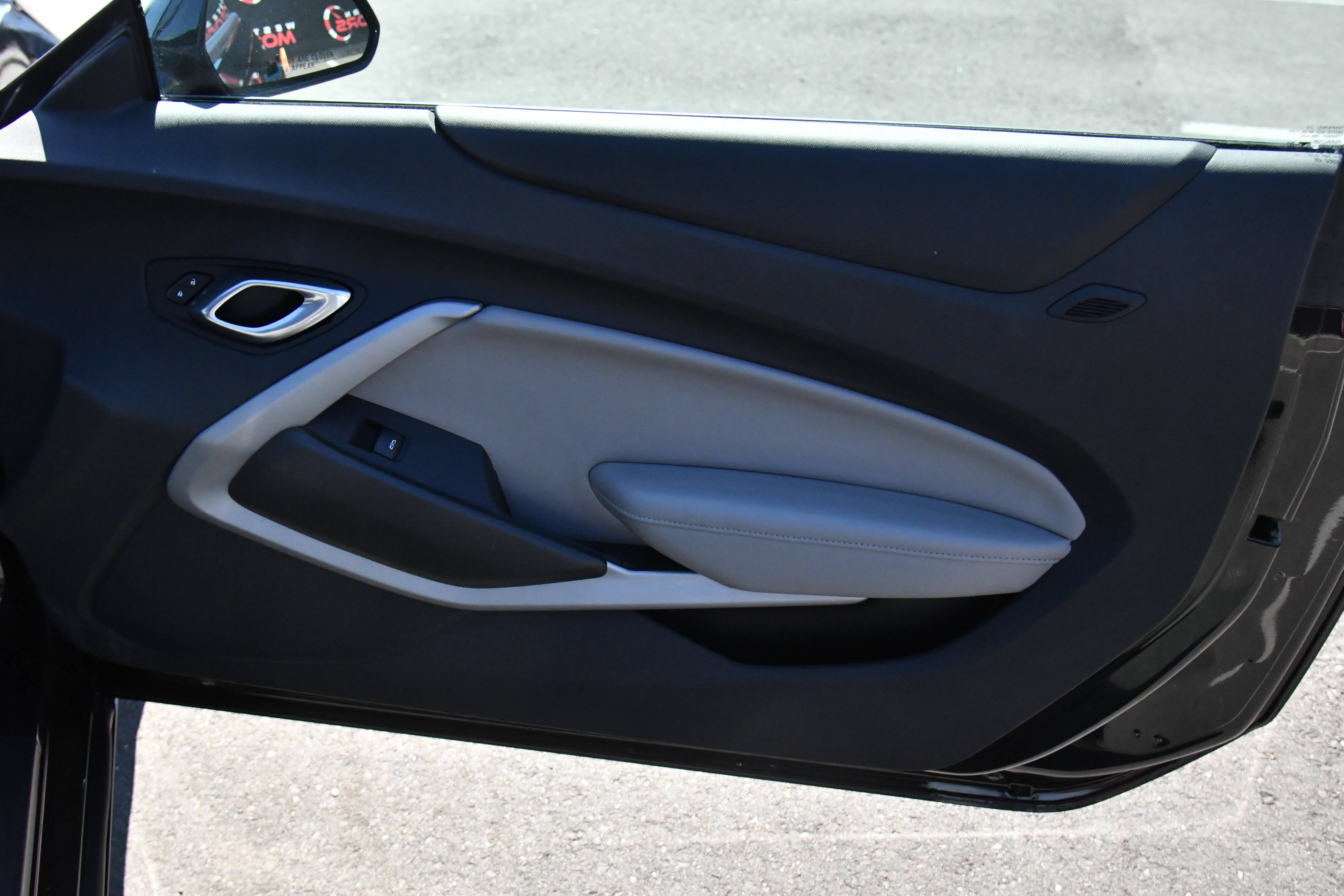 Used 2023 Chevrolet Camaro LT RWD image 35
