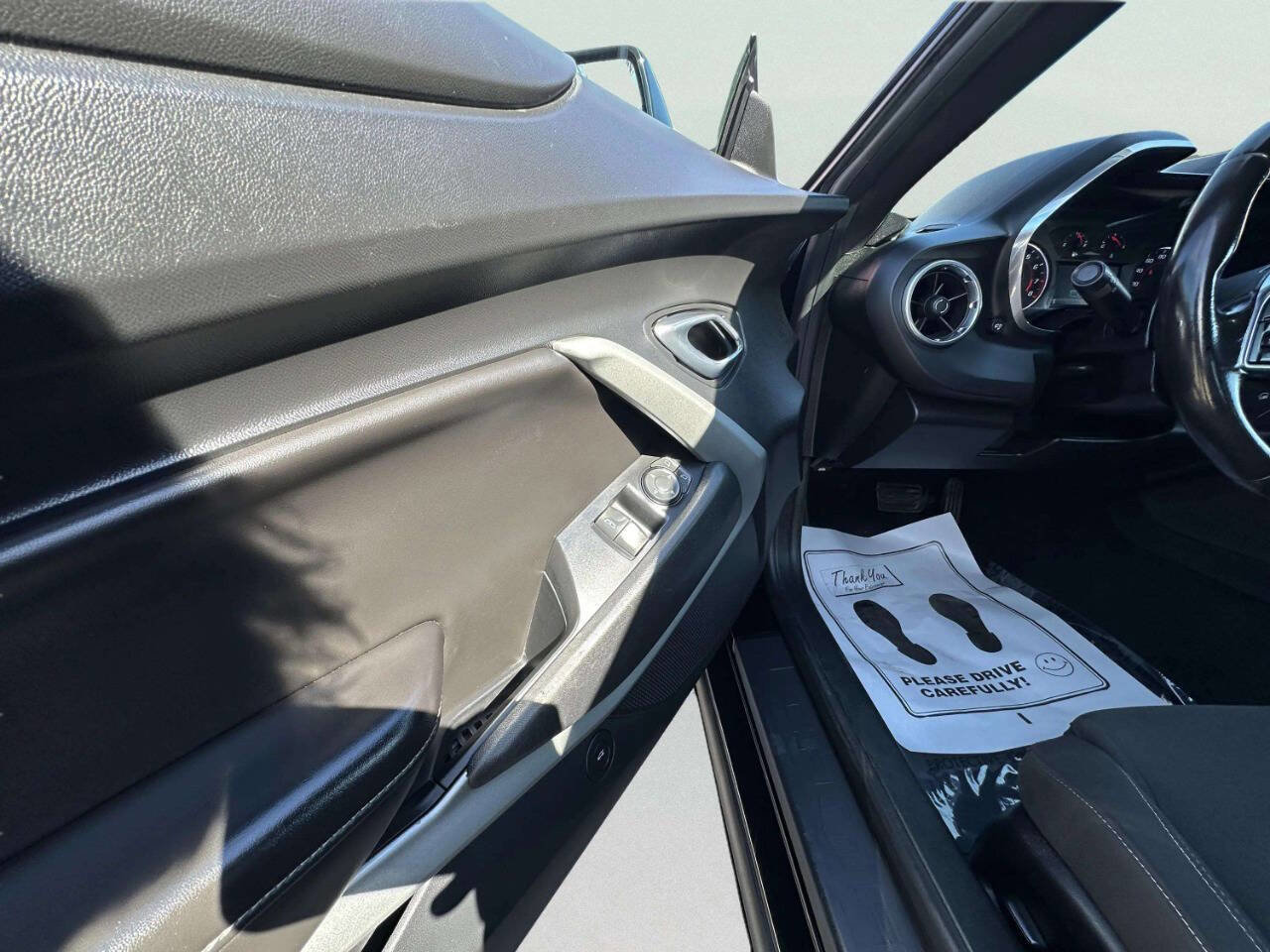 Used 2017 Chevrolet Camaro LT RWD image 11