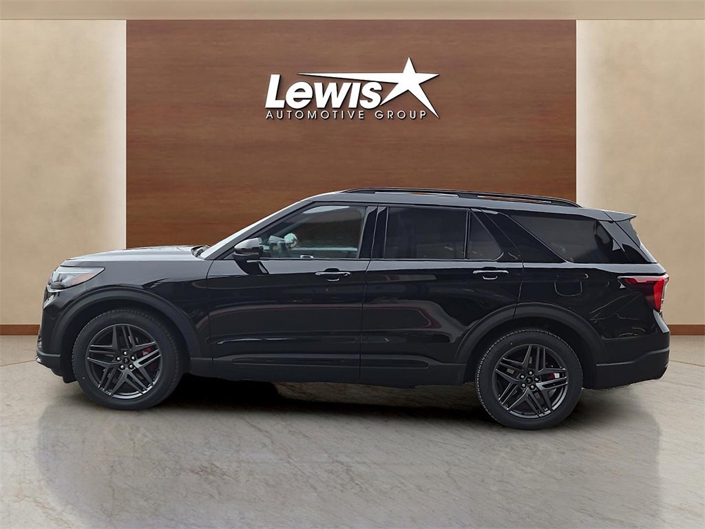 Used 2025 Ford Explorer ST image 3