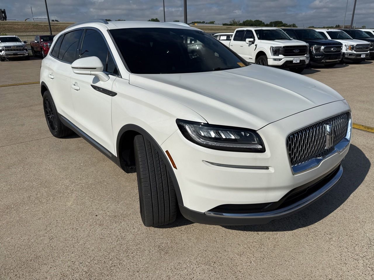 Used 2022 Lincoln Nautilus FWD w/ Premium Package image 18