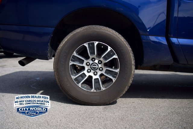 Used 2023 Nissan Titan SV AWD/4WD image 9