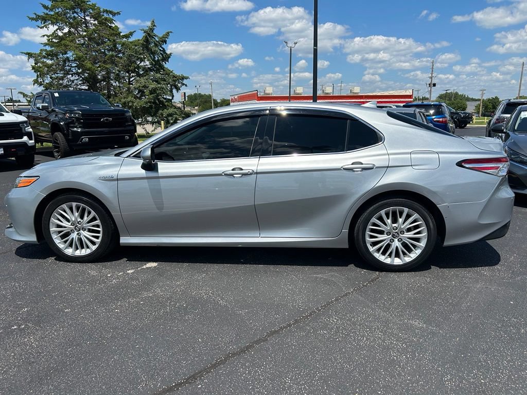 Used 2020 Toyota Camry XLE FWD image 6