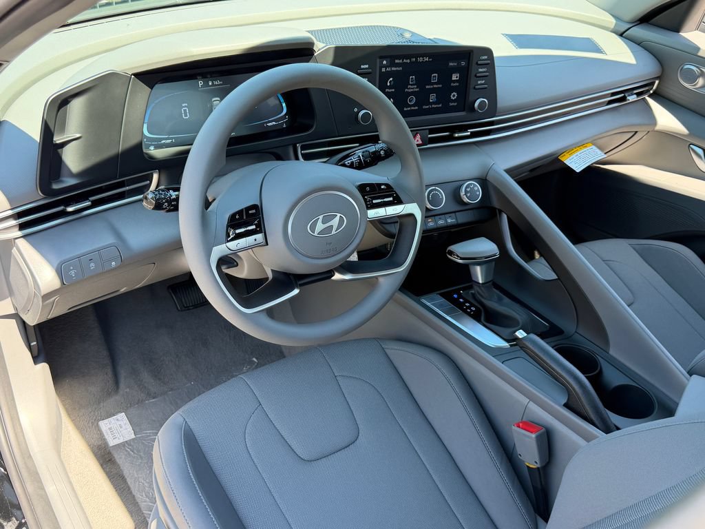 New 2026 Hyundai Elantra SE FWD image 16
