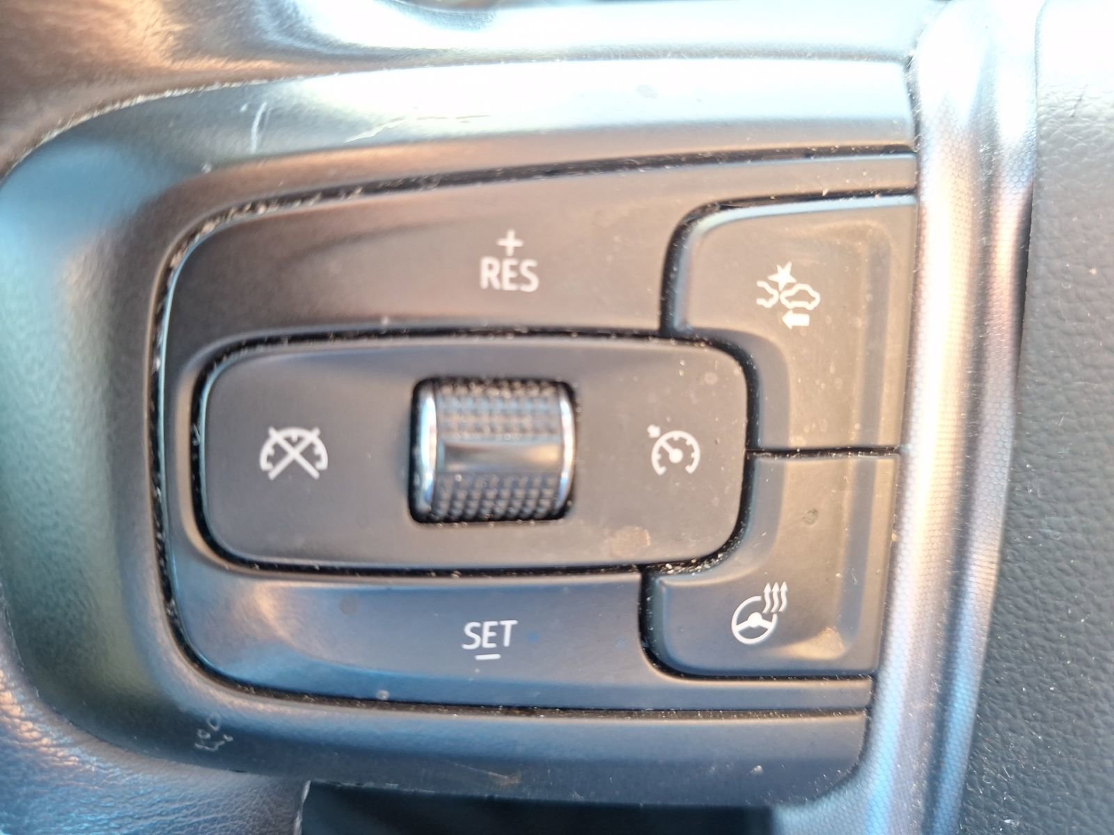 Used 2020 GMC Sierra 1500 SLT image 24