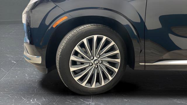 Used 2024 Hyundai Palisade Calligraphy image 30
