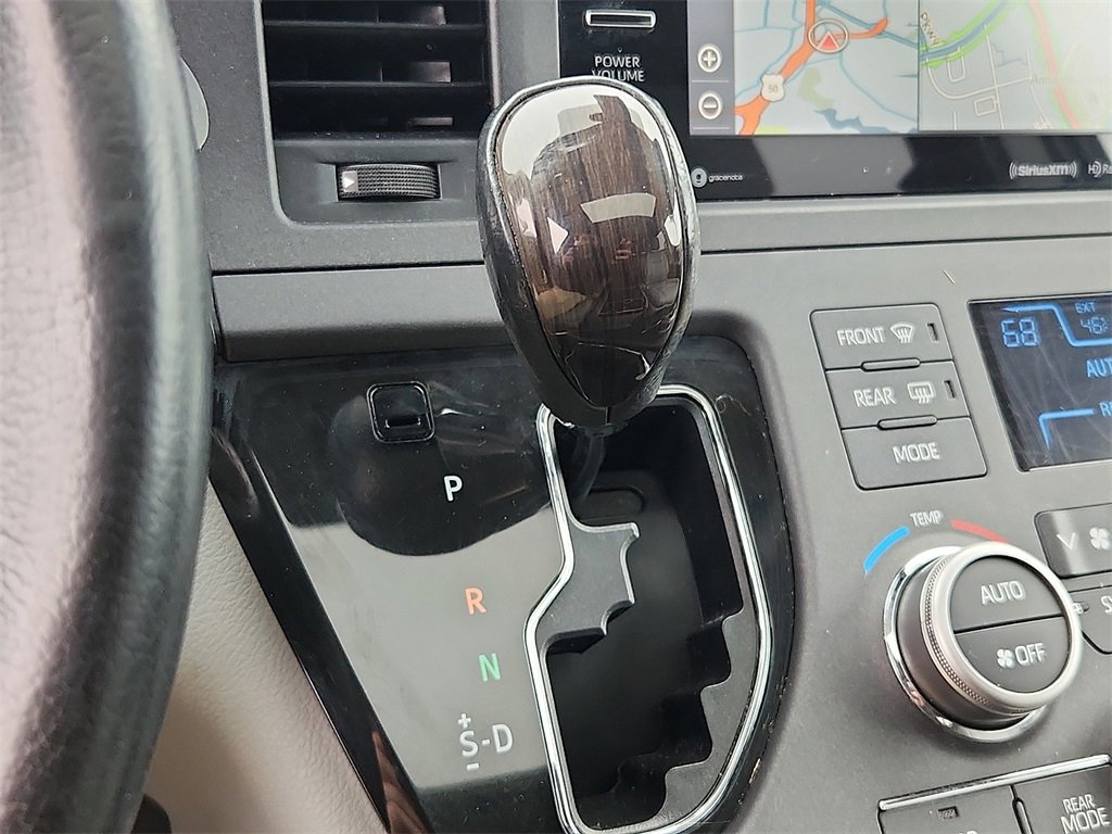 Used 2020 Toyota Sienna XLE image 15