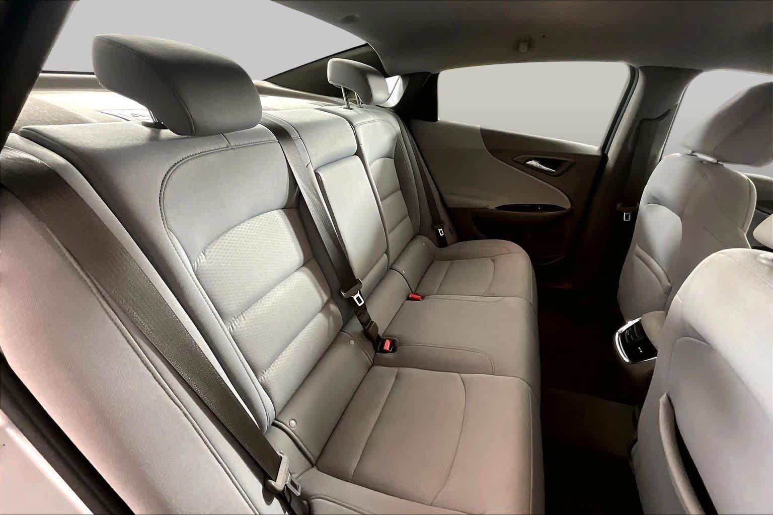 Used 2016 Chevrolet Malibu LT FWD image 17