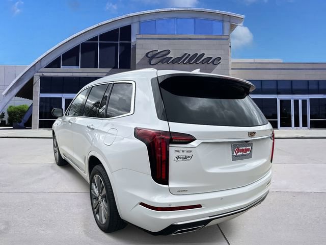 Used 2025 Cadillac XT6 Premium Luxury image 6