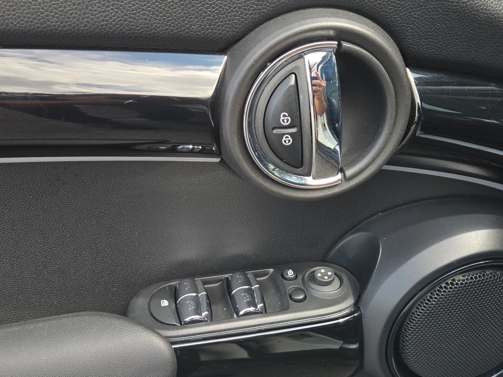 Used 2023 MINI Cooper S FWD image 14