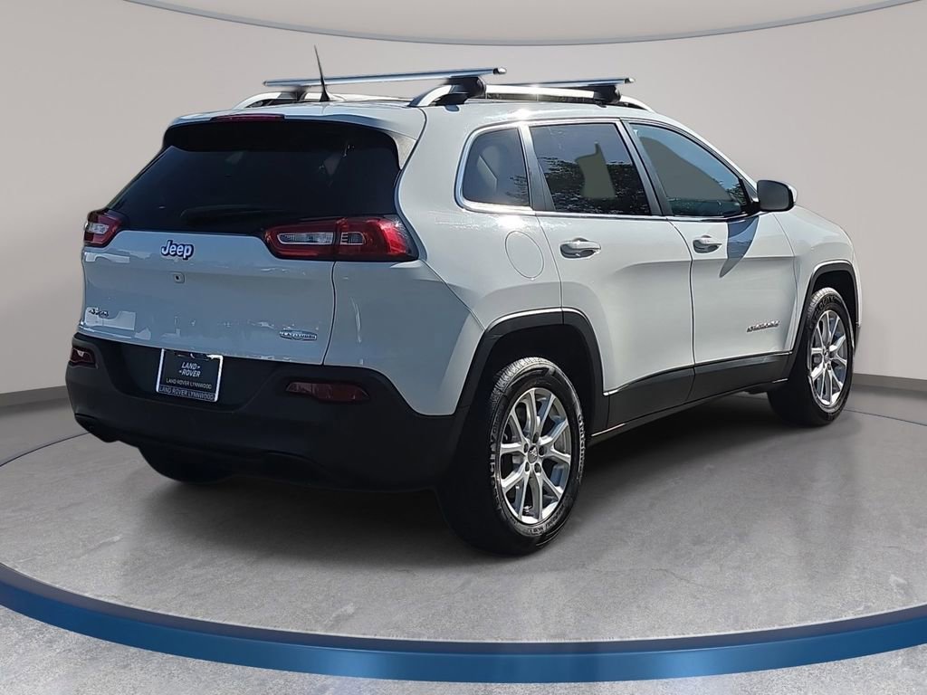 Used 2018 Jeep Cherokee Latitude Plus AWD/4WD image 6