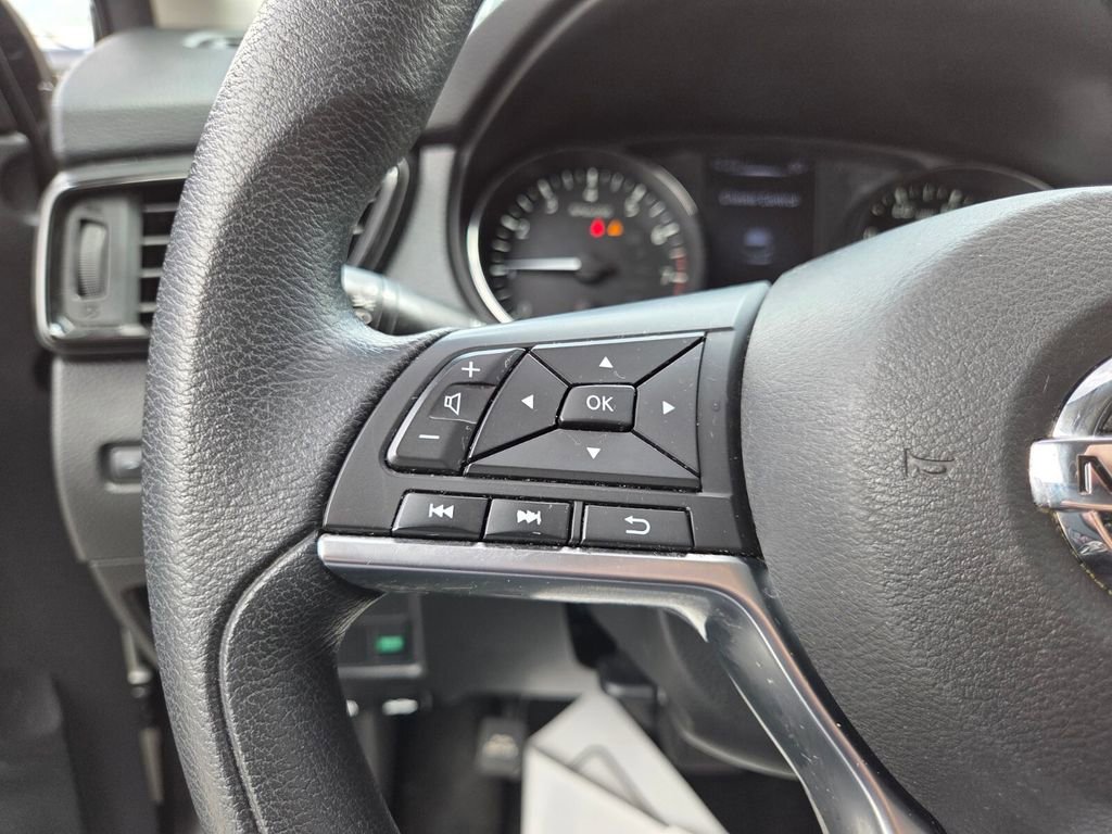 Used 2018 Nissan Rogue Sport SV image 27