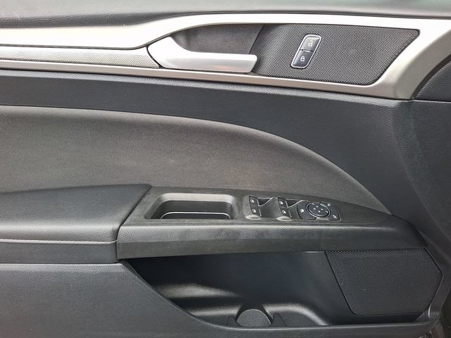 Certified 2018 Ford Fusion SE FWD image 12