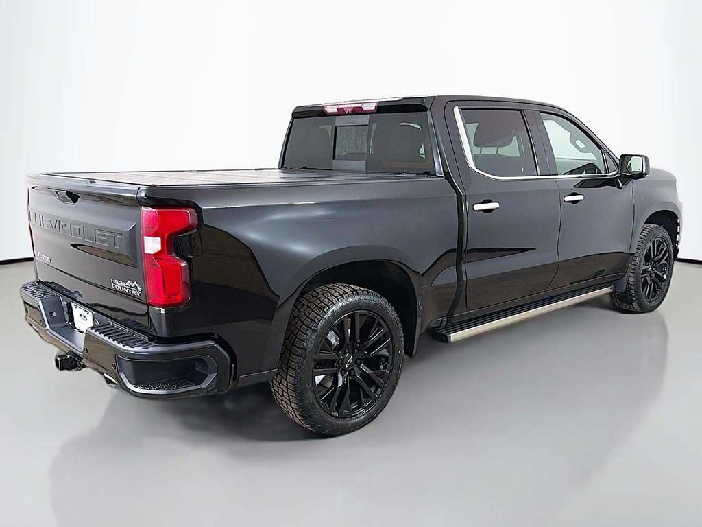 Used 2020 Chevrolet Silverado 1500 High Country w/ Technology Package AWD/4WD image 16