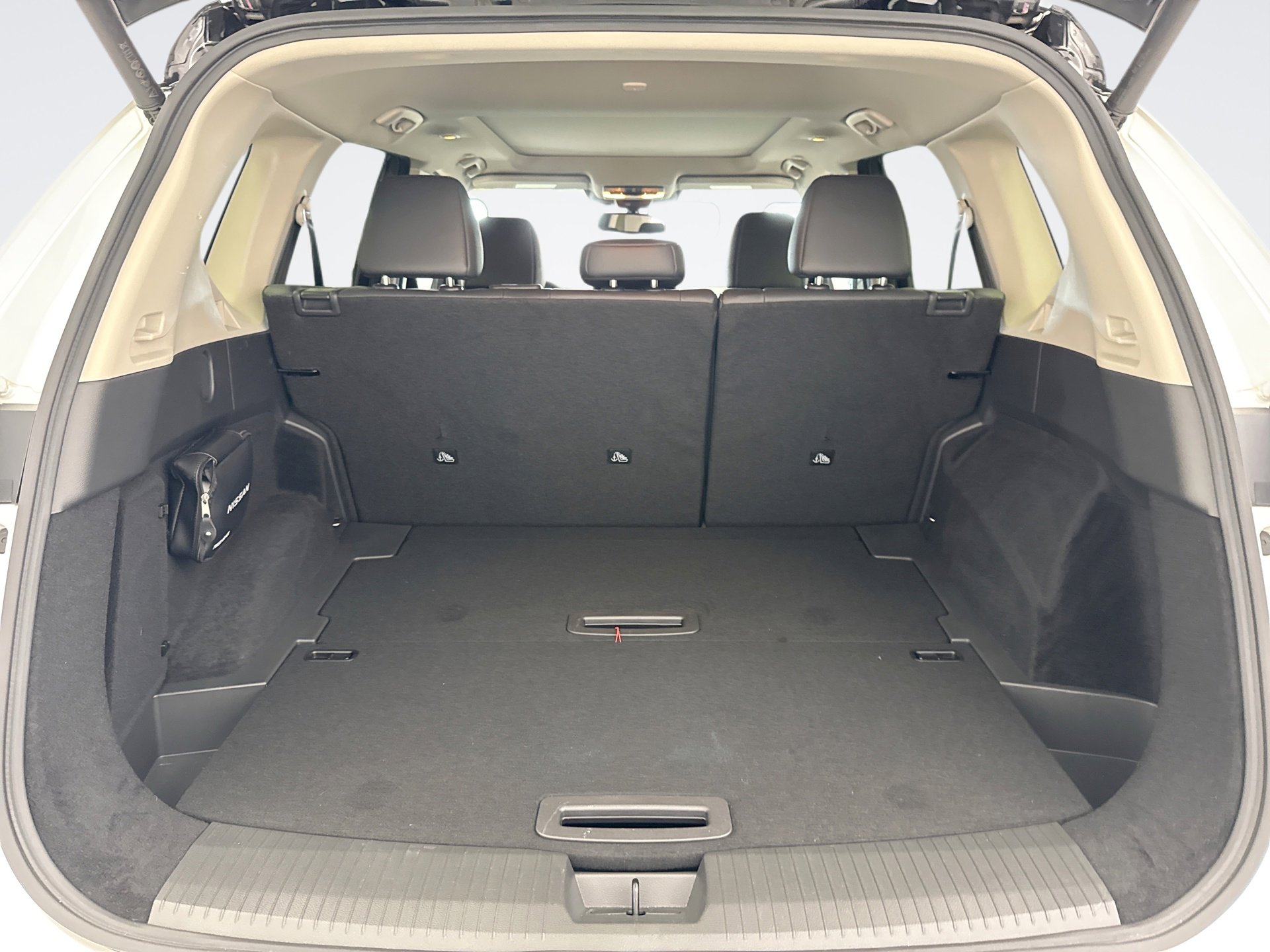 Used 2025 Nissan Rogue SL w/ Tech Package AWD/4WD image 19