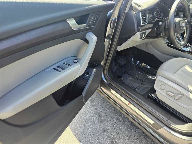Used 2022 Audi Q5 2.0T Premium AWD/4WD image 23