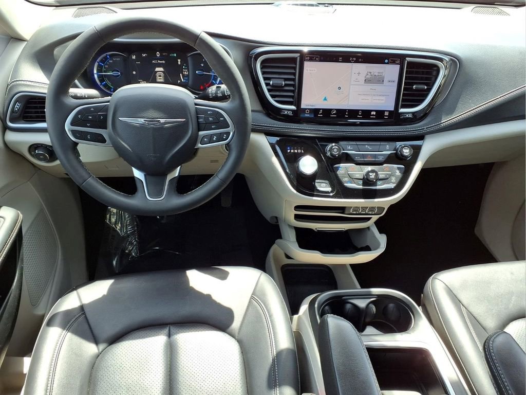 Used 2024 Chrysler Pacifica Limited FWD image 10