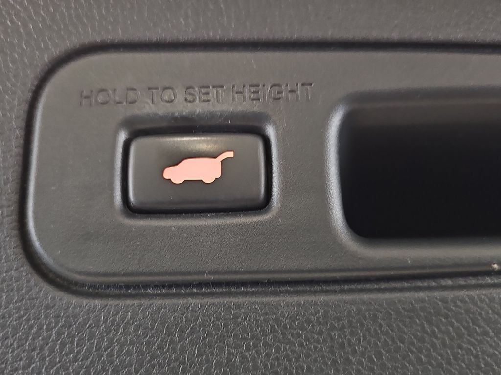 Used 2023 Honda Pilot TrailSport image 16