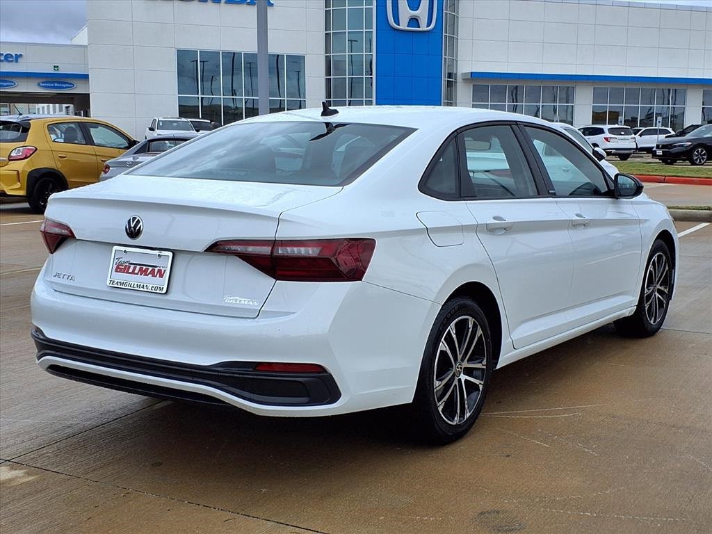 Used 2024 Volkswagen Jetta Sport image 7