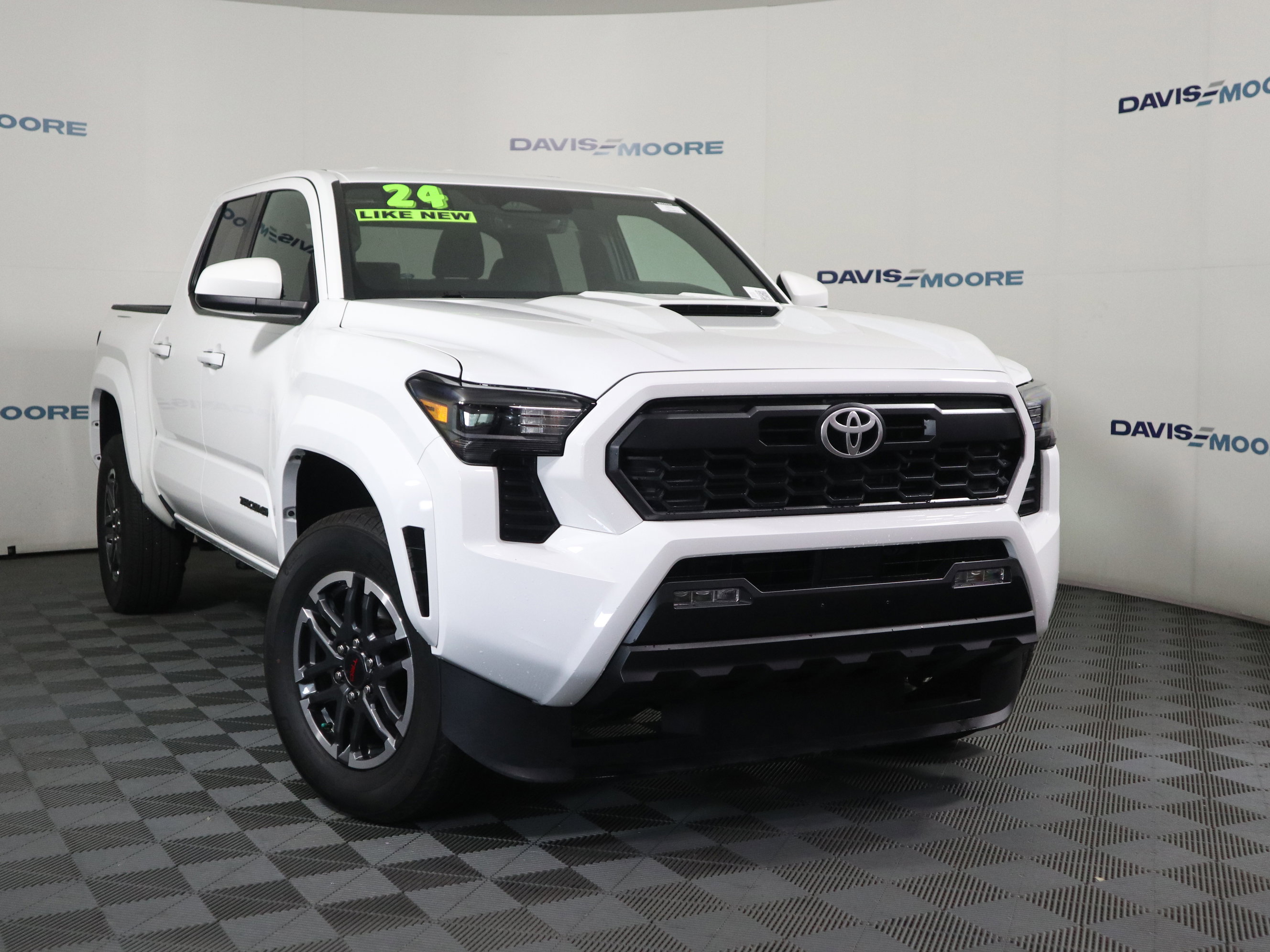 Used 2024 Toyota Tacoma TRD Sport video 2