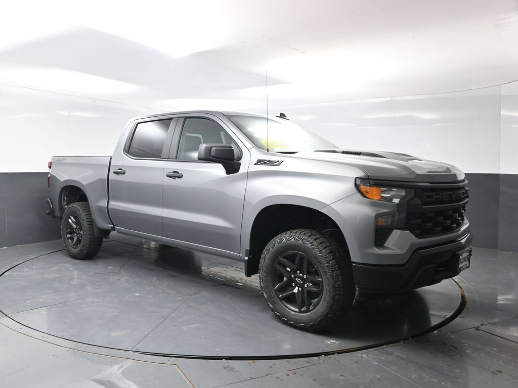 New 2026 Chevrolet Silverado 1500 Custom Trail Boss w/ Dark Appearance Package AWD/4WD image 4