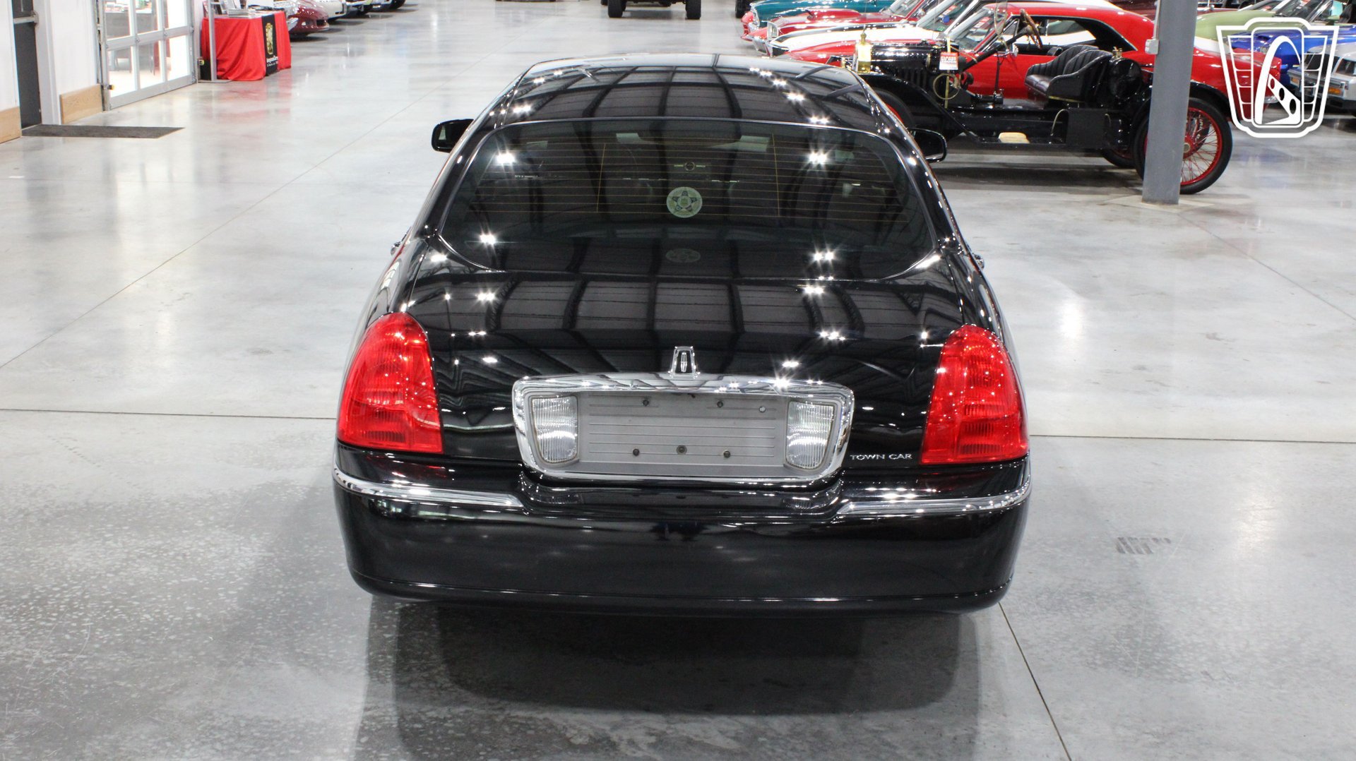 Used 2006 Lincoln Town Car Signature Limited RWD image 33