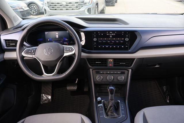 Certified 2022 Volkswagen Taos SE image 15