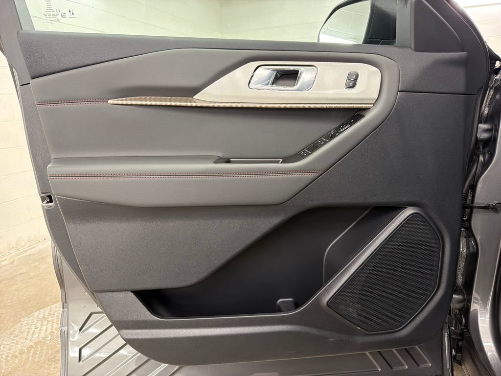New 2026 Ford Explorer Active RWD image 15