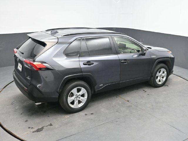 Used 2021 Toyota RAV4 LE AWD/4WD image 29