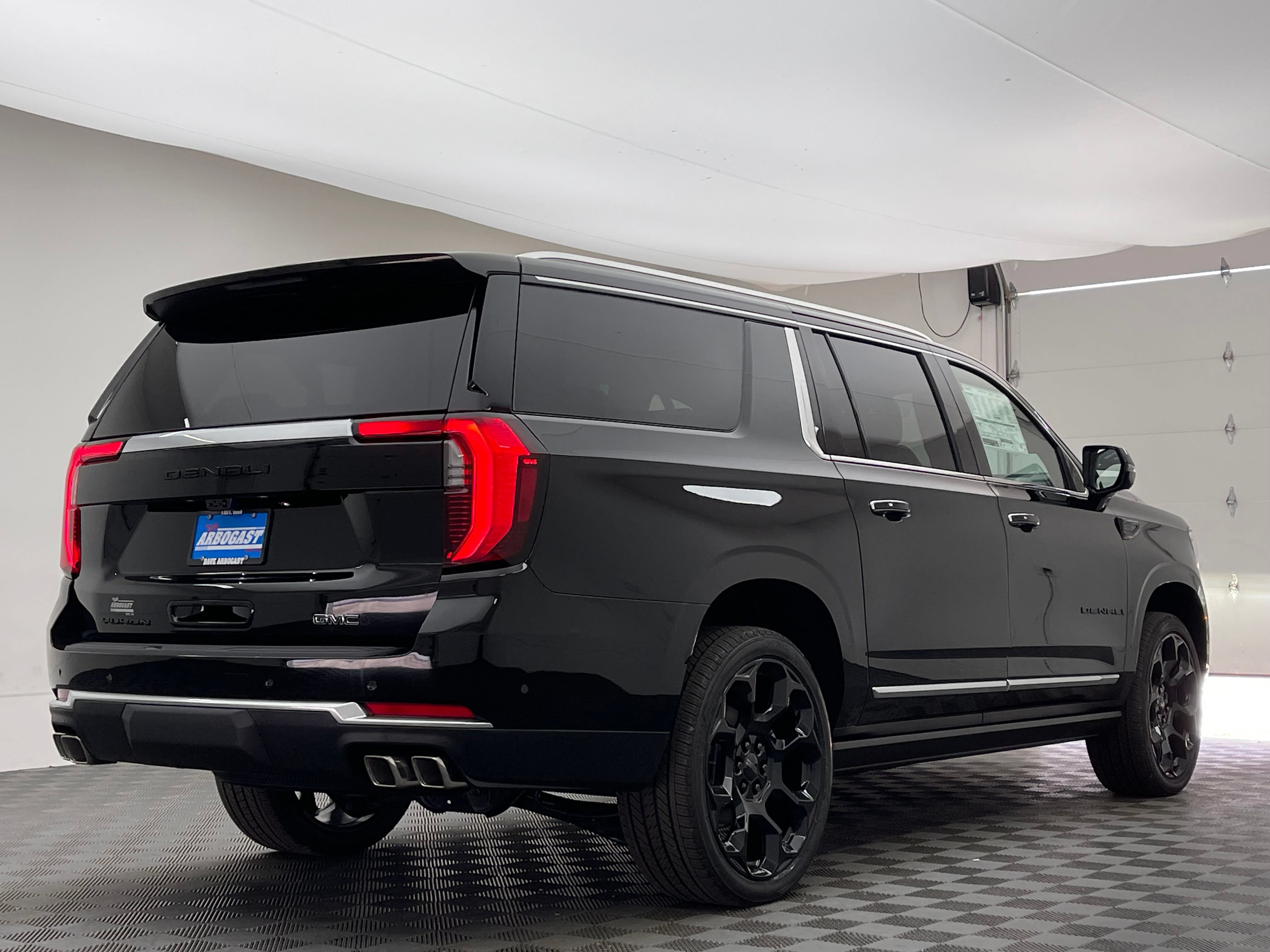 New 2026 GMC Yukon XL Denali w/ Denali Reserve Package AWD/4WD image 11
