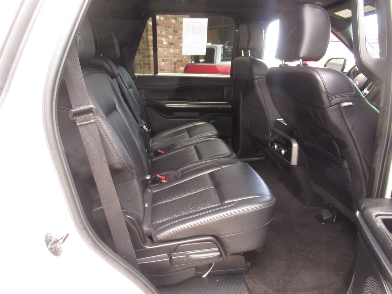 Used 2019 Ford Expedition XLT w/ Equipment Group 202A AWD/4WD image 7