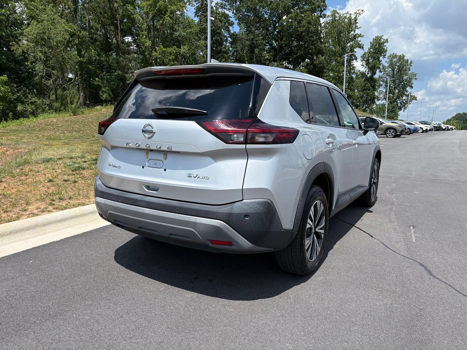 Used 2021 Nissan Rogue SV AWD/4WD image 9