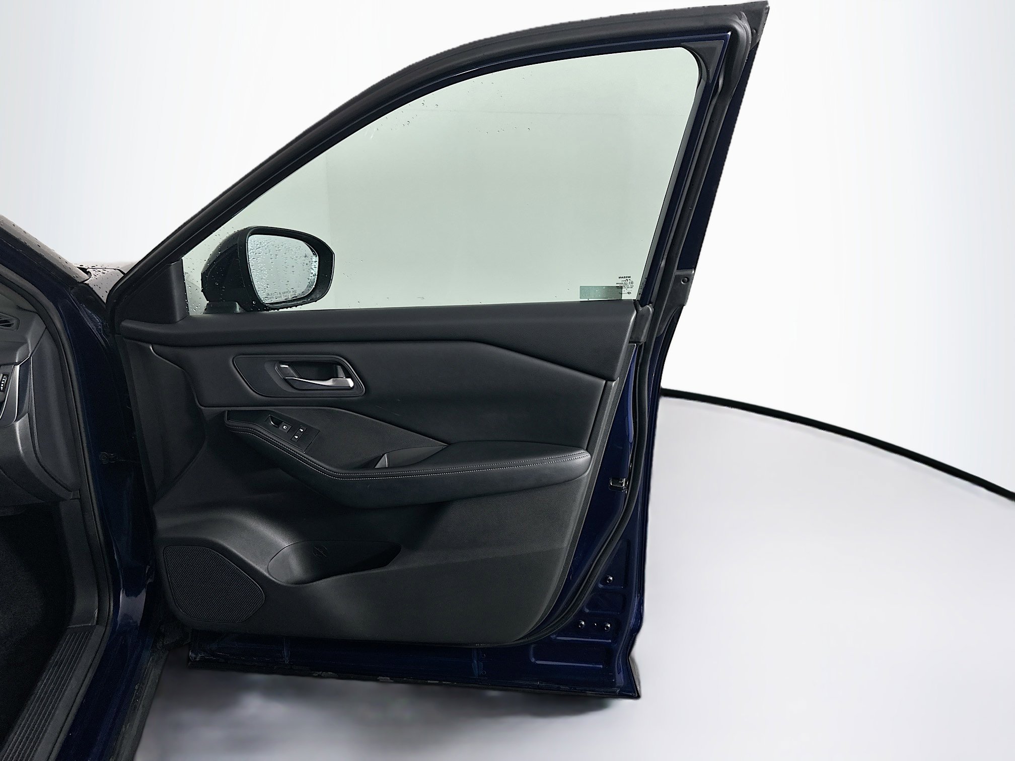 Used 2024 Nissan Rogue SV FWD image 31