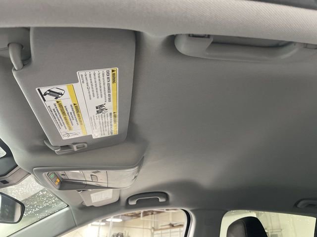 Used 2020 Chevrolet Equinox LT w/ Driver Convenience Package image 22