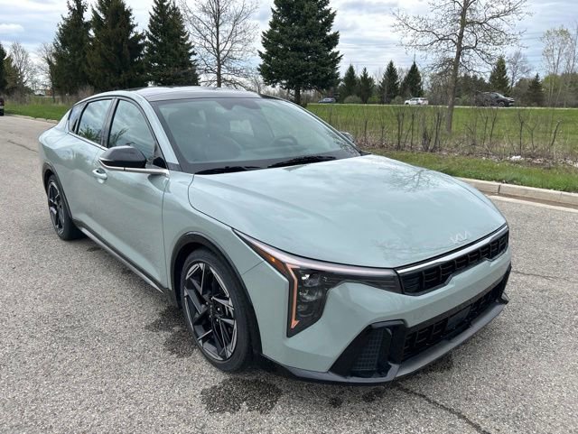 Certified 2025 Kia K4 GT-Line w/ GT-Line Sunroof Package FWD image 2