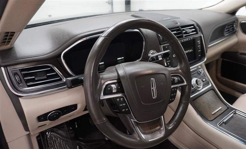 Used 2018 Lincoln Continental Select w/ Continental Climate Package AWD/4WD image 11