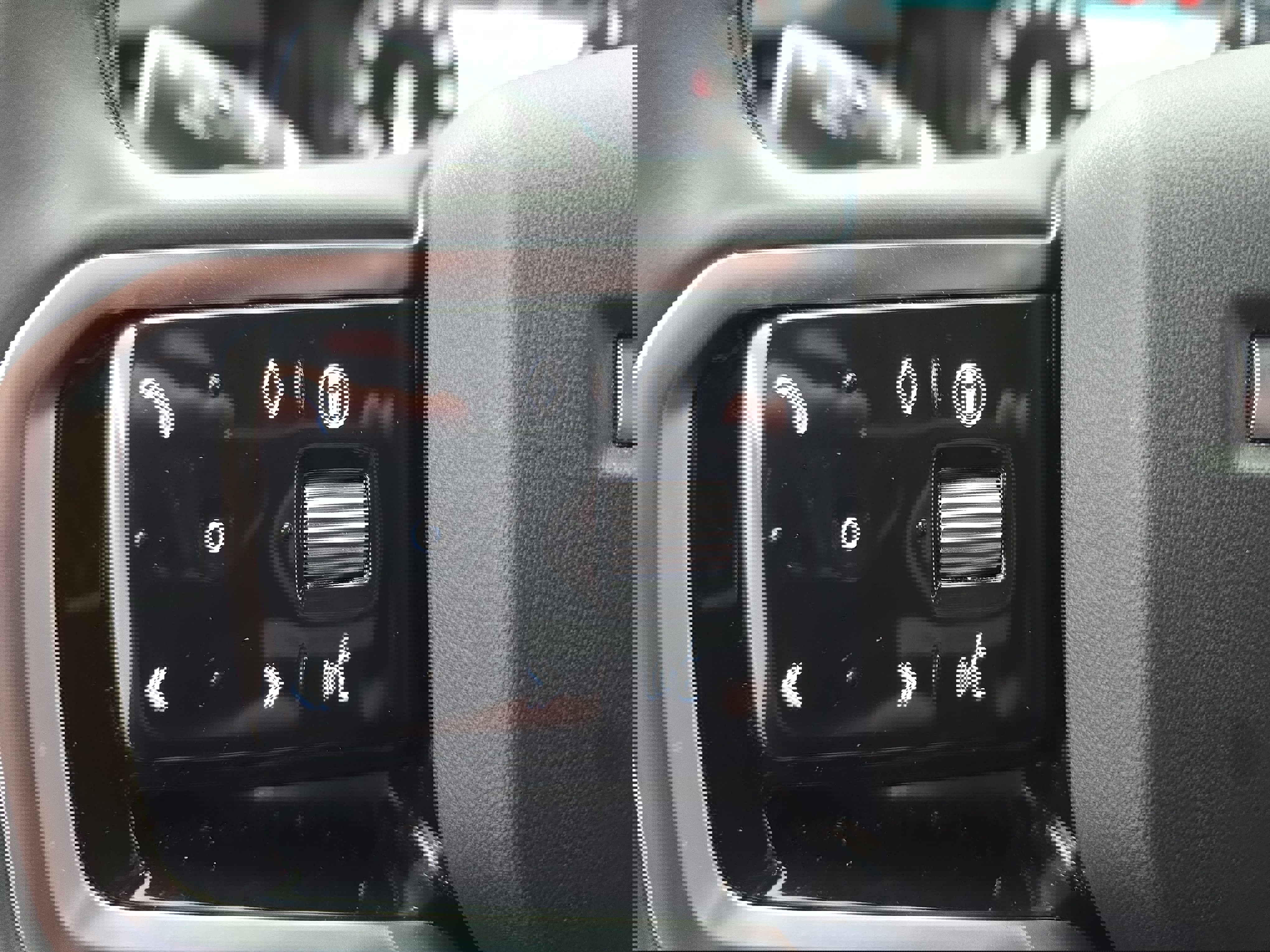 Used 2024 Land Rover Discovery Sport Dynamic SE image 17