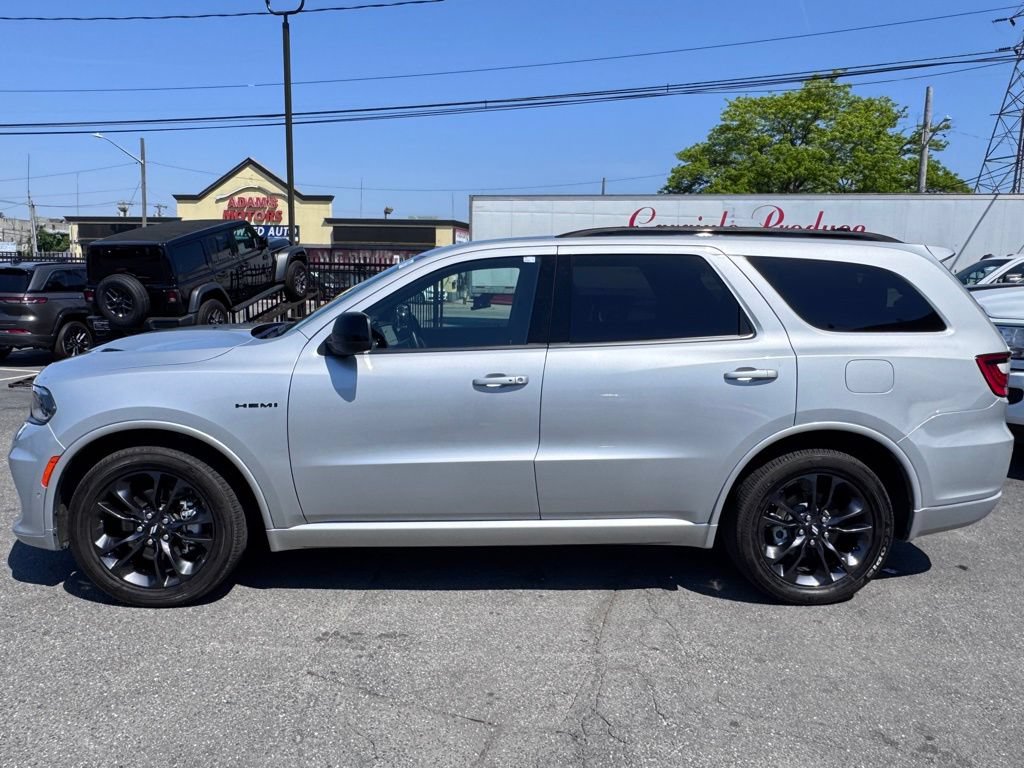 Certified 2025 Dodge Durango R/T w/ Blacktop Package AWD/4WD image 4