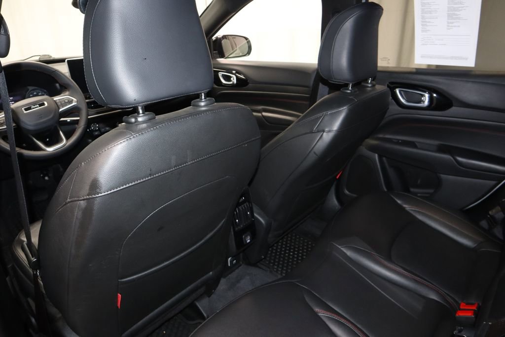 Used 2025 Jeep Compass Trailhawk AWD/4WD image 20