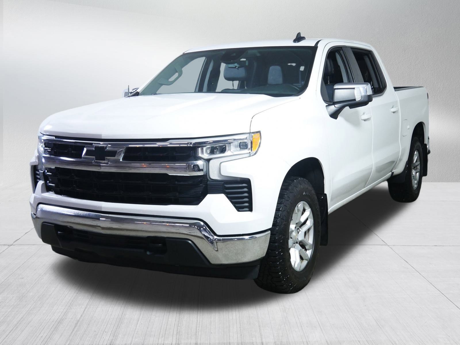 Used 2022 Chevrolet Silverado 1500 LT w/ Z71 Off-Road Package image 3
