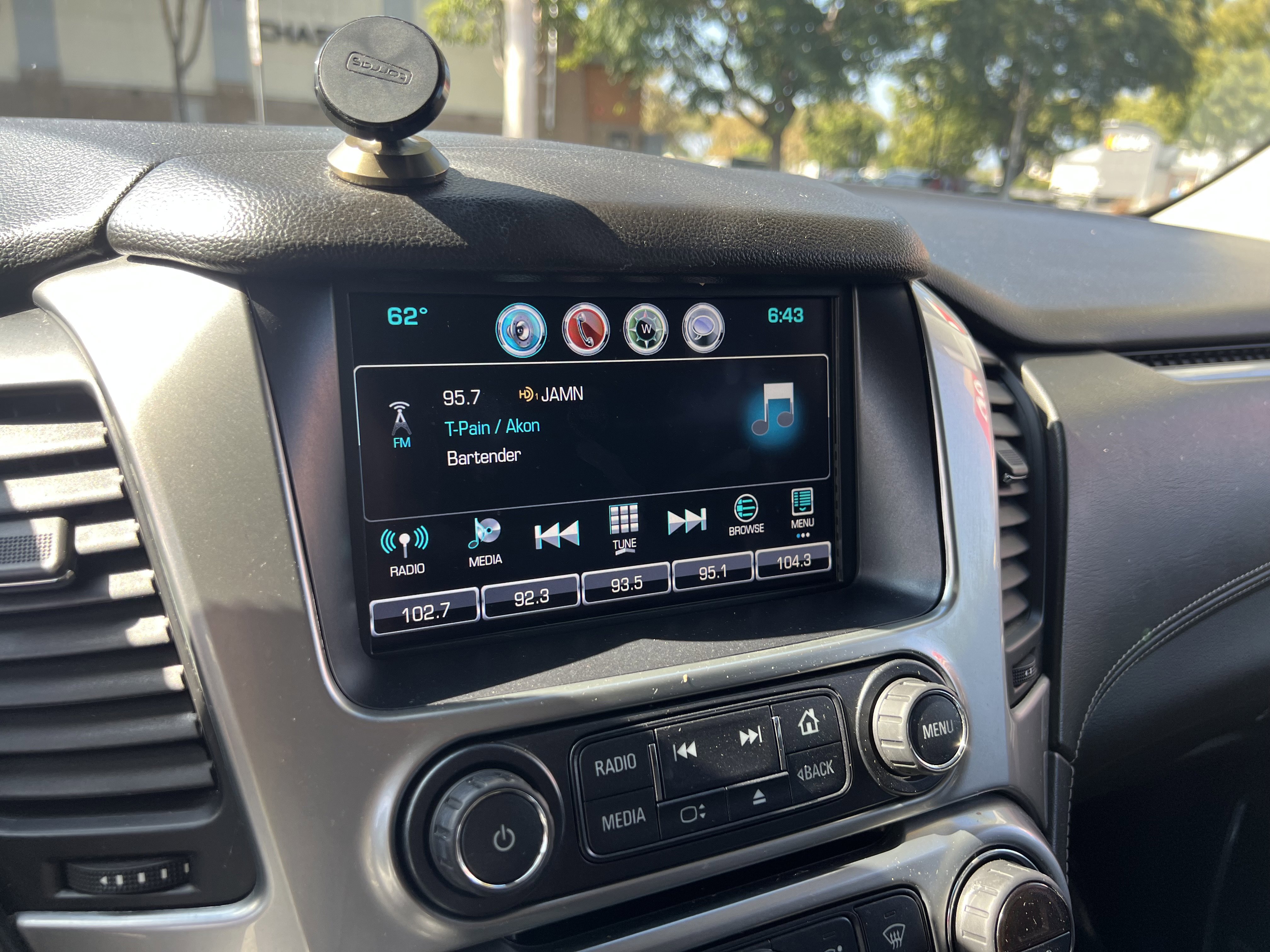 Used 2018 Chevrolet Tahoe LT w/ Luxury Package image 23