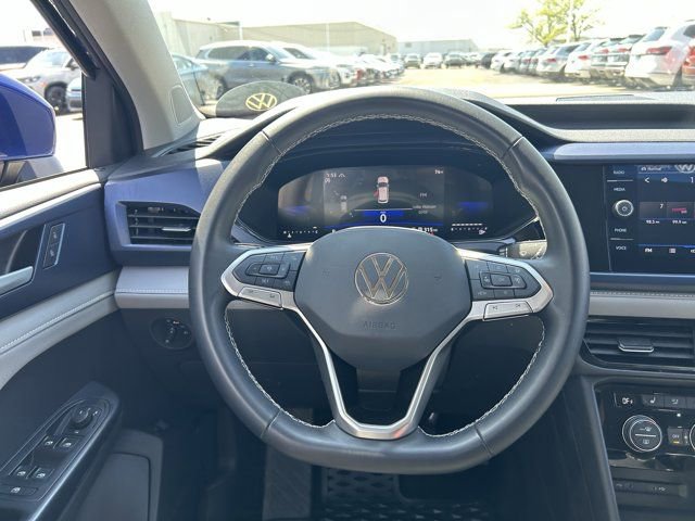 Certified 2024 Volkswagen Taos SE AWD/4WD image 10