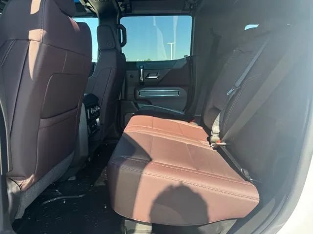 New 2026 GMC Hummer EV SUV w/ LPO, Illumination Package AWD/4WD image 18