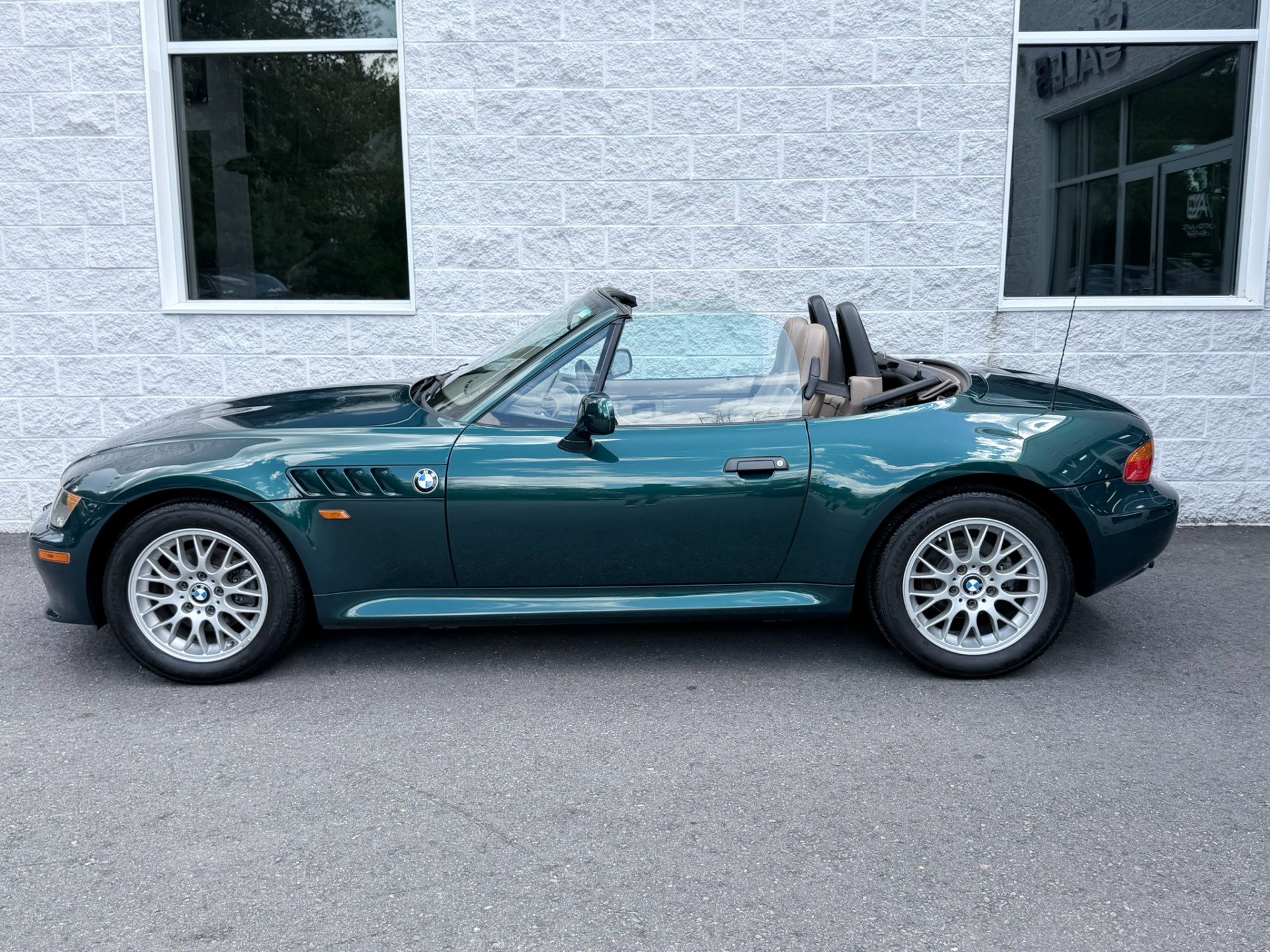 Used 1999 BMW Z3 2.5i RWD image 21