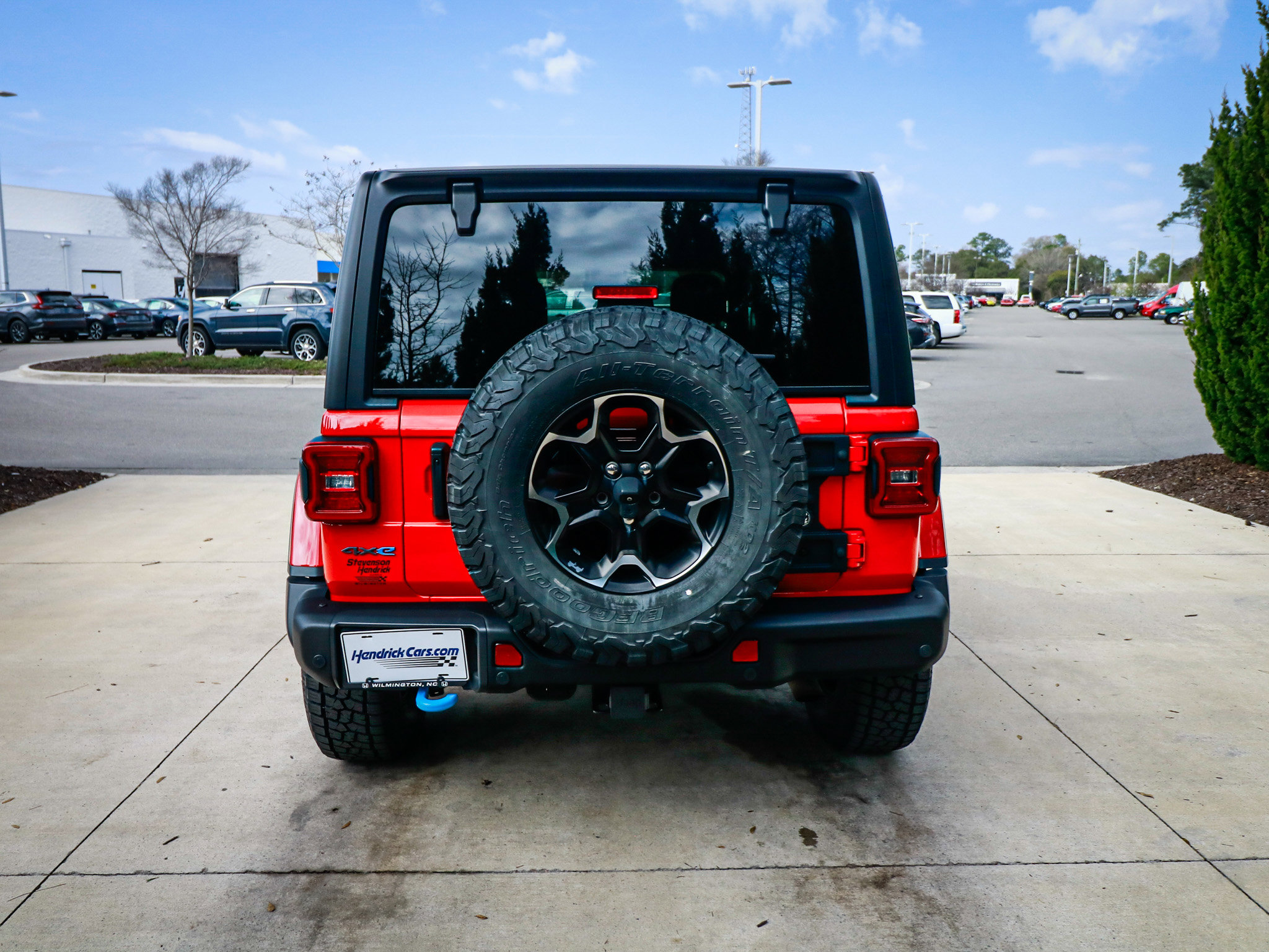 Used 2021 Jeep Wrangler Unlimited Rubicon 4xe w/ Dual Top Group AWD/4WD image 10