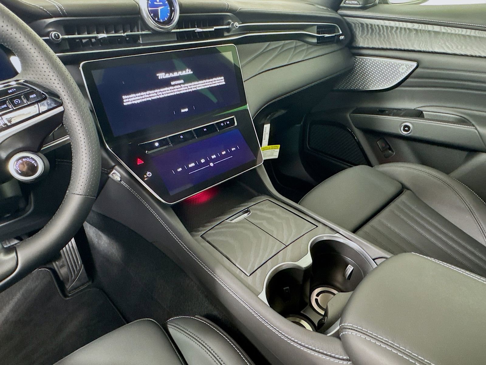 Used 2025 Maserati Grecale GT AWD/4WD image 14