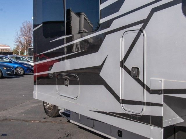 Used 2022 Mercedes-Benz Sprinter 3500 image 32