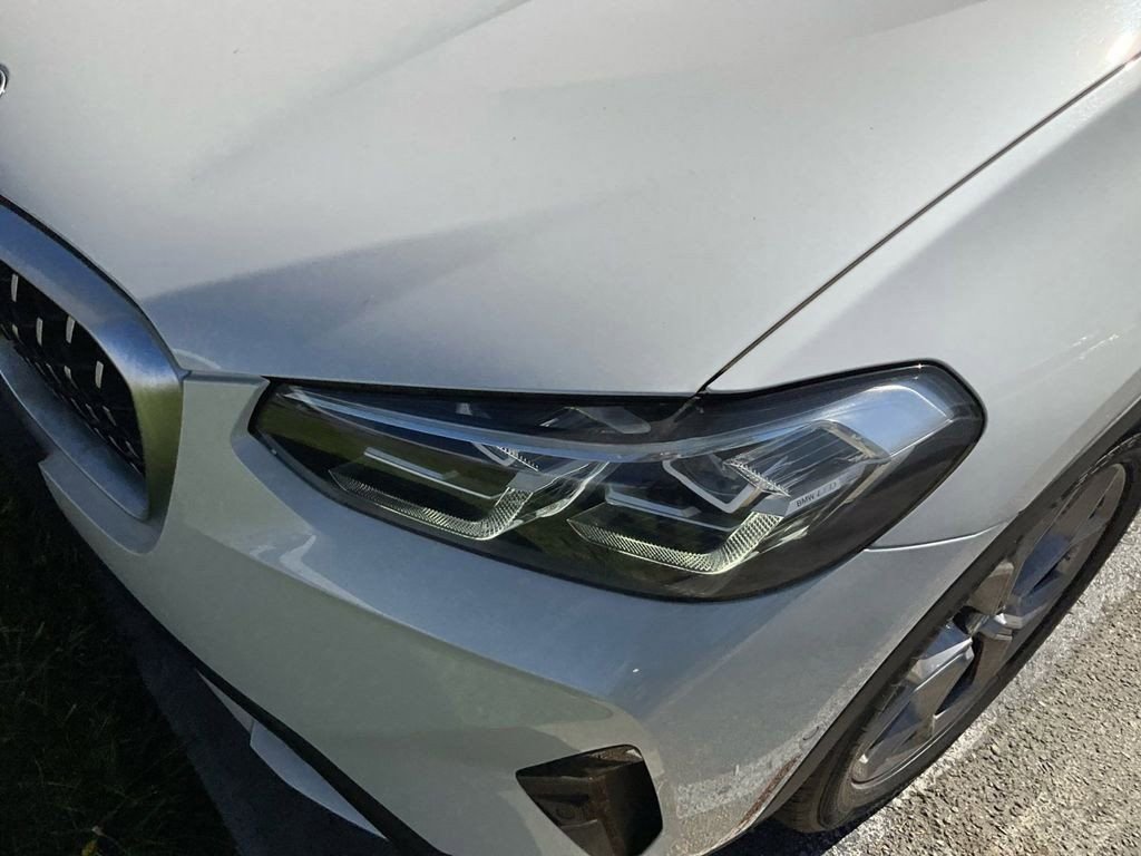 Used 2023 BMW X4 xDrive30i image 33