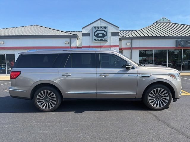 Used 2020 Lincoln Navigator L Reserve w/ Luxury Package AWD/4WD image 11