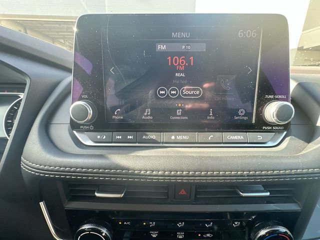 Used 2023 Nissan Rogue S AWD/4WD image 18